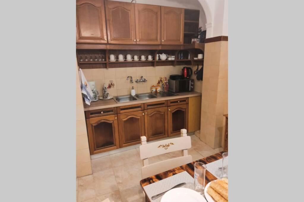 Apartment 95 M2, Center Of Sitia, Wifi, 350M Beach Bagian luar foto
