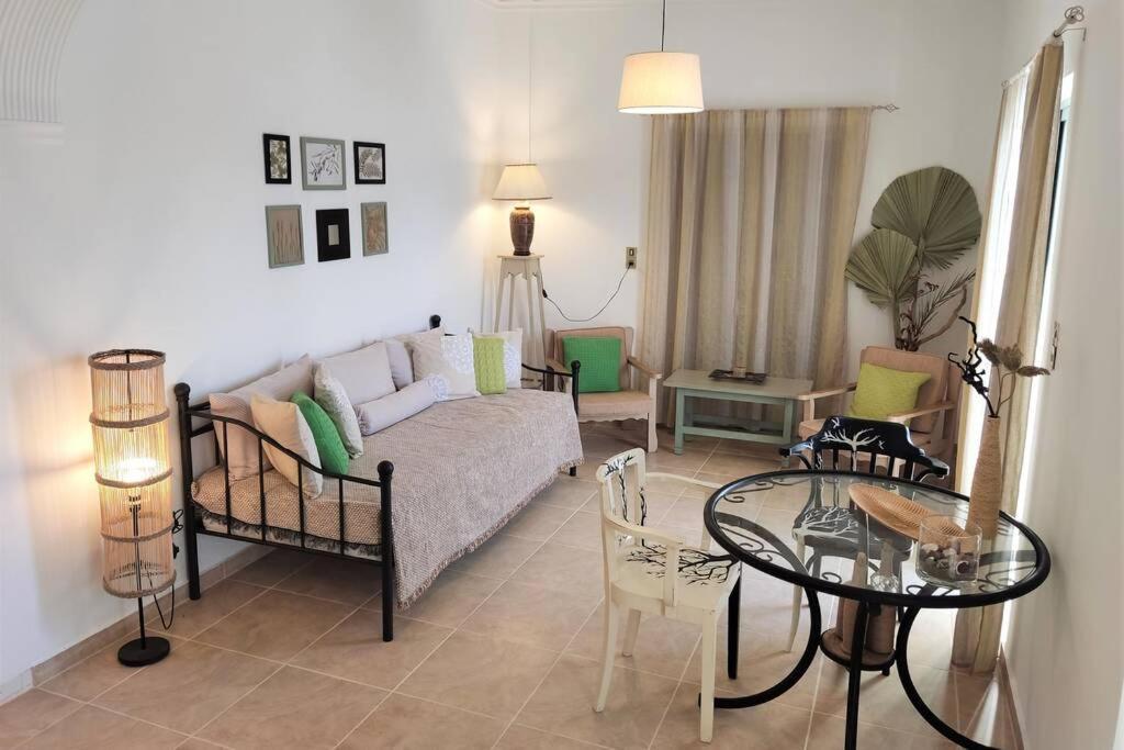 Apartment 95 M2, Center Of Sitia, Wifi, 350M Beach Bagian luar foto